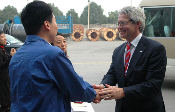 荷兰莱瓦顿市政府代表团一行来大宝娱乐考察