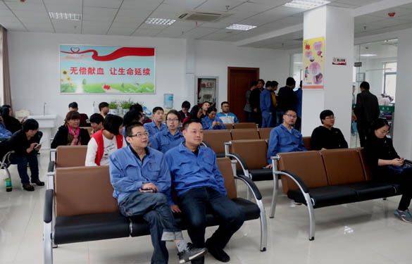 弘扬真善美，，，大宝娱乐电缆员工起劲加入无偿献血