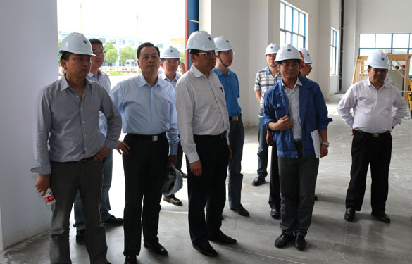 省经信委副主任陆元刚一行来大宝娱乐电缆调研