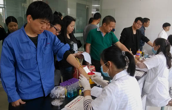 迎“五四”献爱心，，，，，大宝娱乐掀起献血热潮