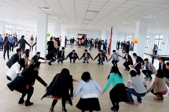 江苏中关村科技工业园企业首届专场联谊会在大宝娱乐电缆举行