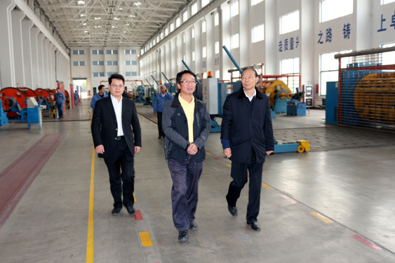 南方电网公司物资部副主任江浴熬一行来大宝娱乐集团考察