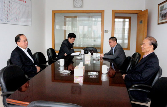 溧阳市公安局局长刘新农来大宝娱乐集团走访