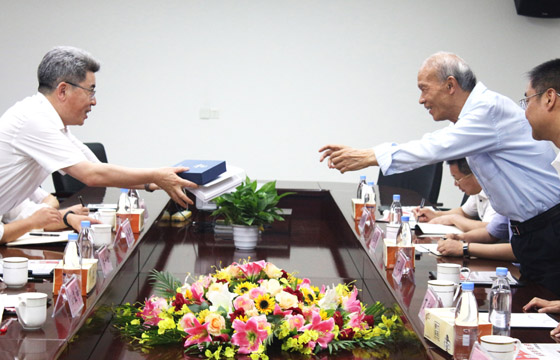 常州市委常委、常务副市长梁一波一行来大宝娱乐电缆调研