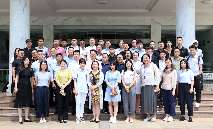 同聚行业友谊 同商生长大计---SMM电线电缆考察团来访大宝娱乐电缆